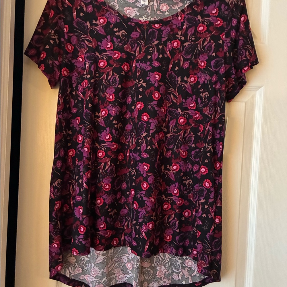 LuLaRoe Floral Classic Tee -super soft -NWT XL